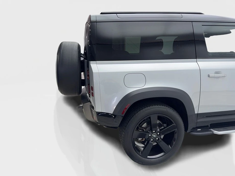 2021 Land Rover Defender L663 - Image 19 of 21
