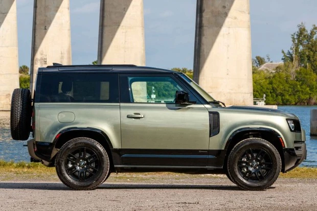 2021 Land Rover Defender 90 - Image 3 of 7