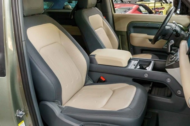2021 Land Rover Defender 90 - Image 4 of 7
