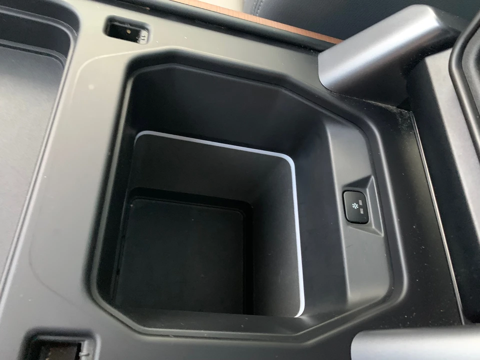 2021 Land Rover Defender L663 - Image 28 of 31