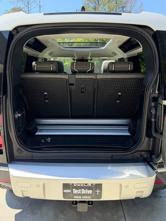 2021 Land Rover Defender L663 - Image 8 of 15