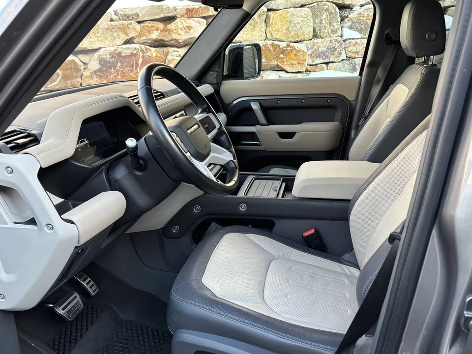 2021 Land Rover Defender L663 - Image 17 of 24