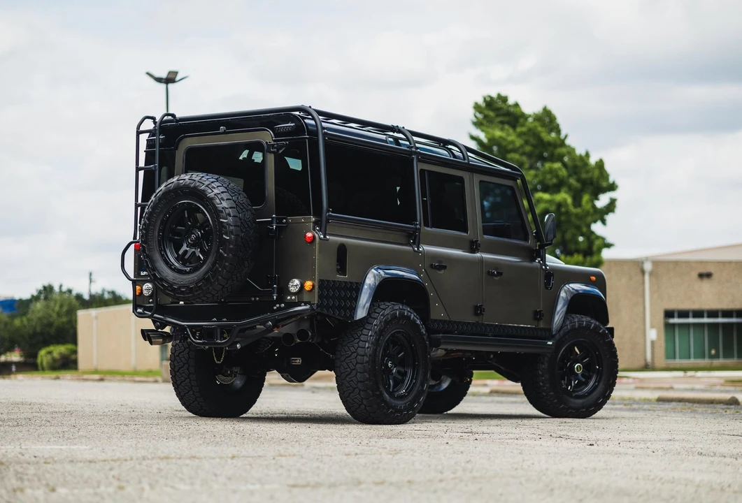 2021 Land Rover Defender L663 - Image 10 of 31