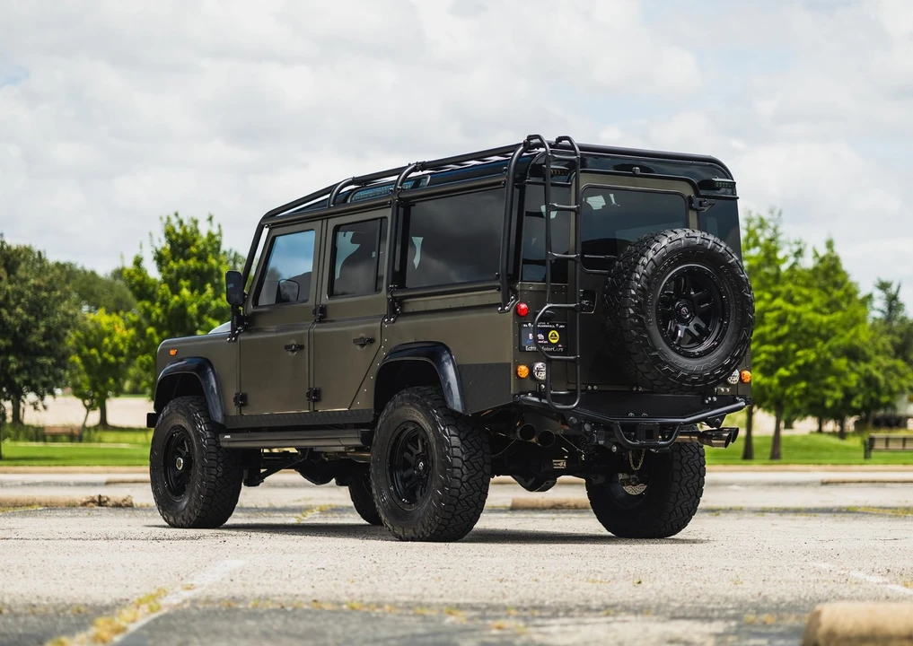 2021 Land Rover Defender L663 - Image 21 of 31