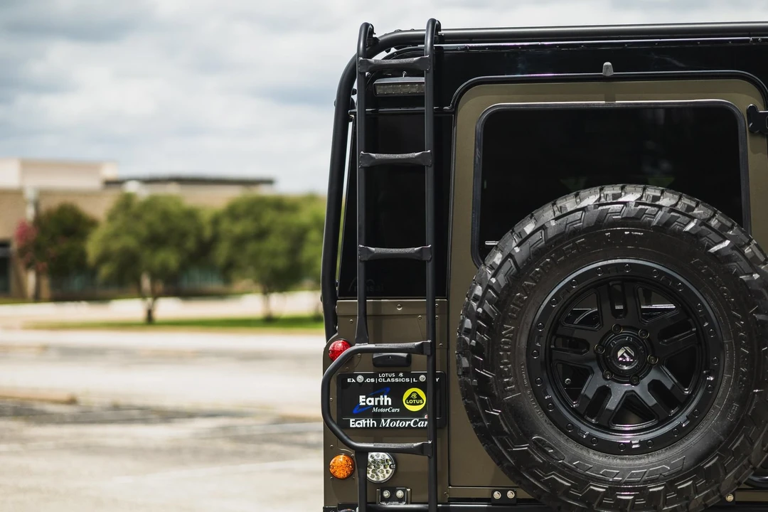 2021 Land Rover Defender L663 - Image 12 of 31
