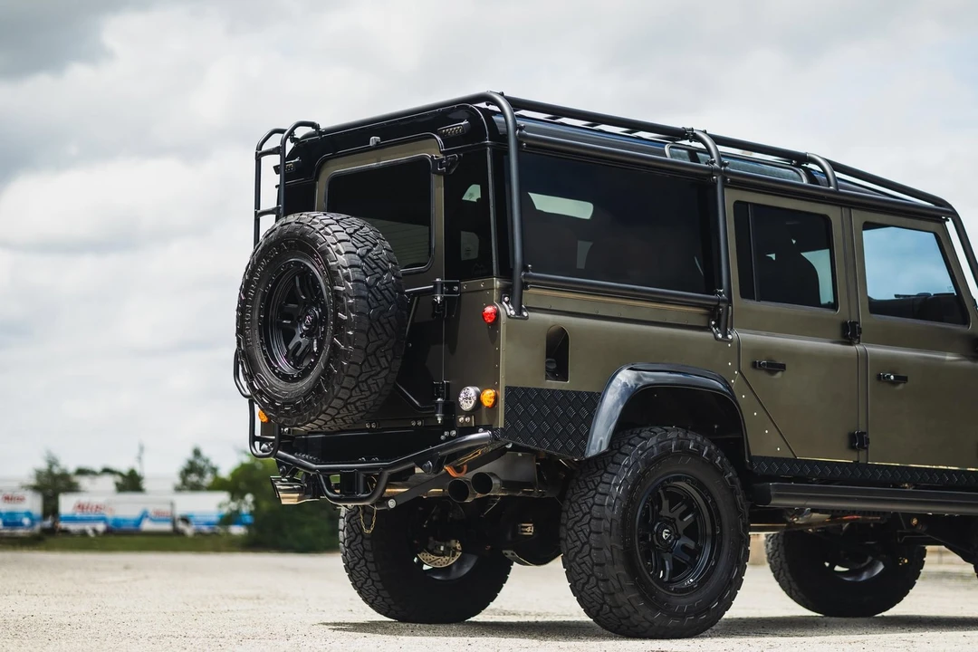 2021 Land Rover Defender L663 - Image 11 of 31