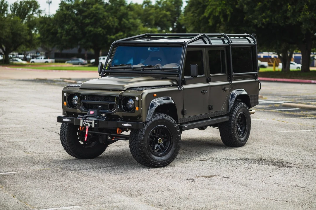 2021 Land Rover Defender L663 - Image 2 of 31