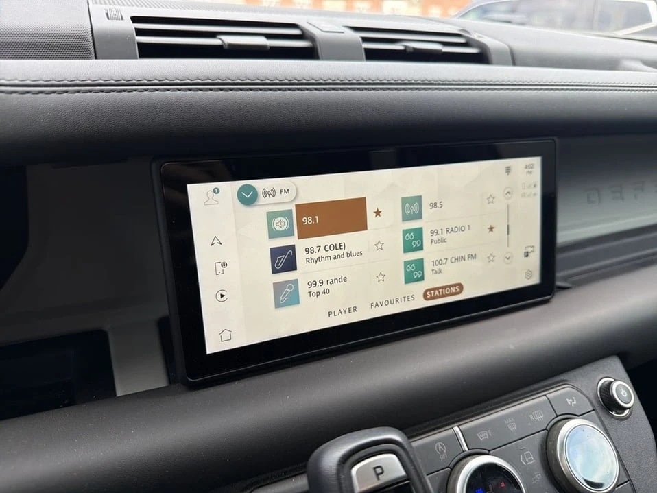 2021 Land Rover Defender L663 - Image 10 of 19