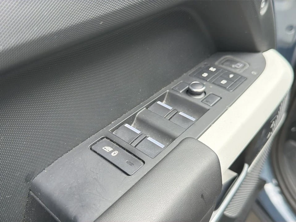 2021 Land Rover Defender L663 - Image 7 of 19