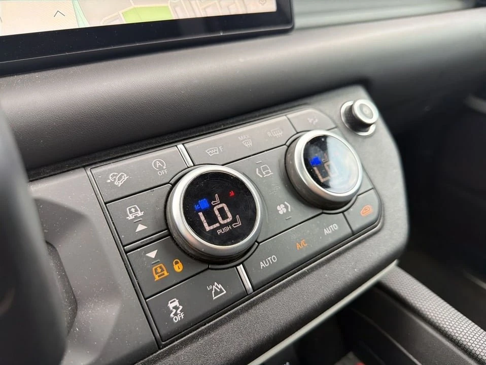 2021 Land Rover Defender L663 - Image 13 of 19