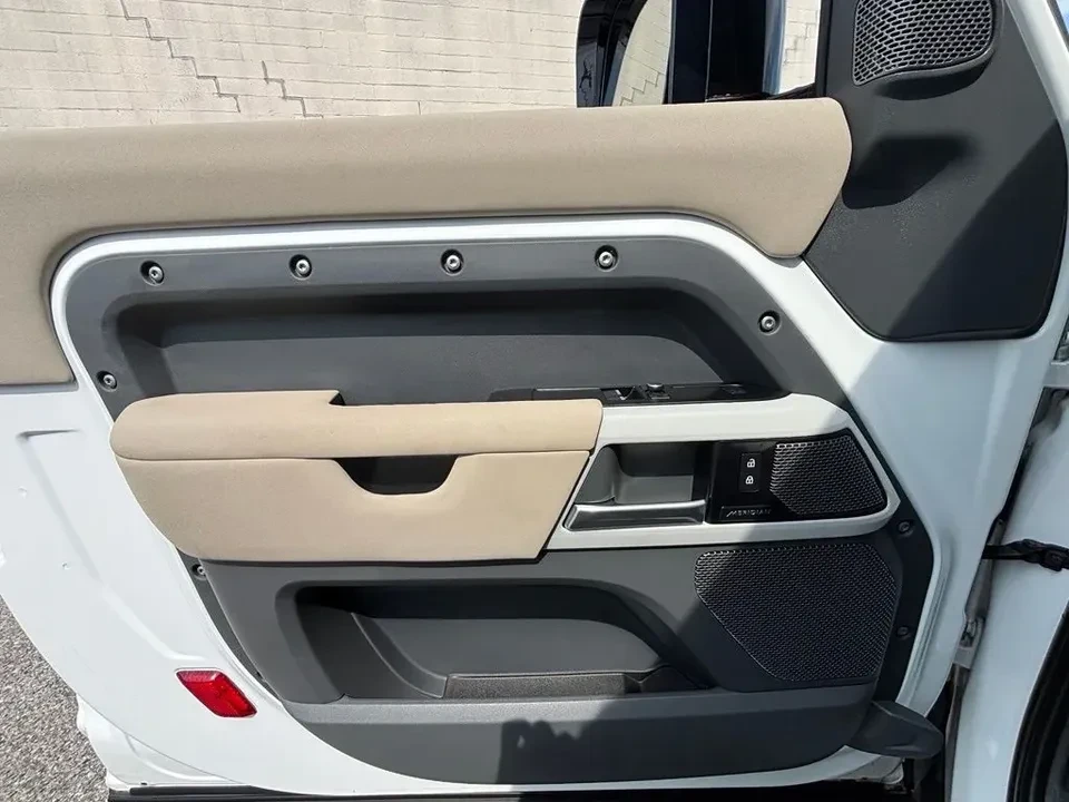 2021 Land Rover Defender L663 - Image 17 of 18