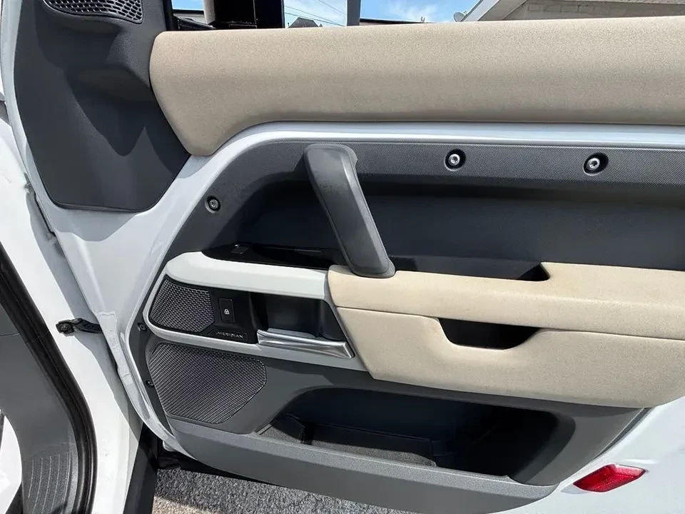 2021 Land Rover Defender L663 - Image 13 of 18