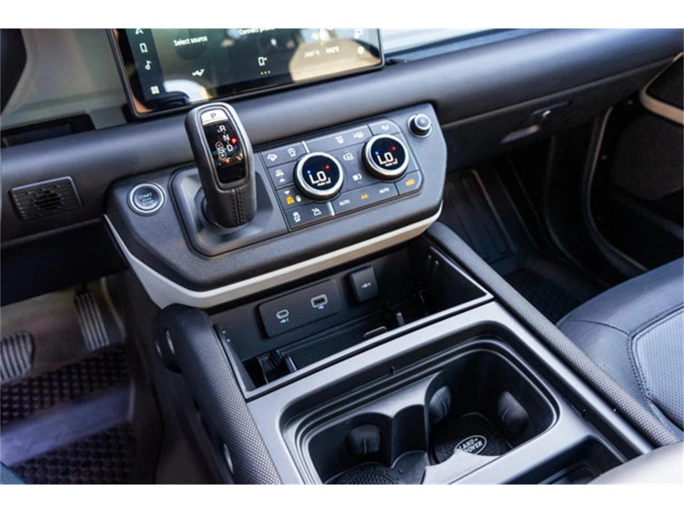 2021 Land Rover Defender L663 - Image 28 of 31