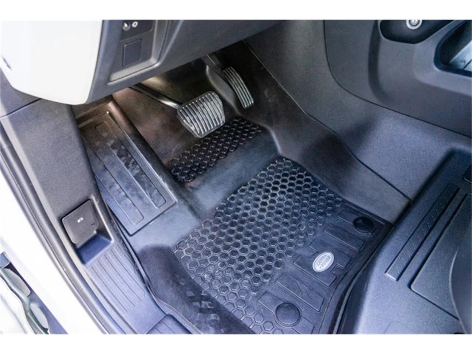 2021 Land Rover Defender L663 - Image 23 of 31