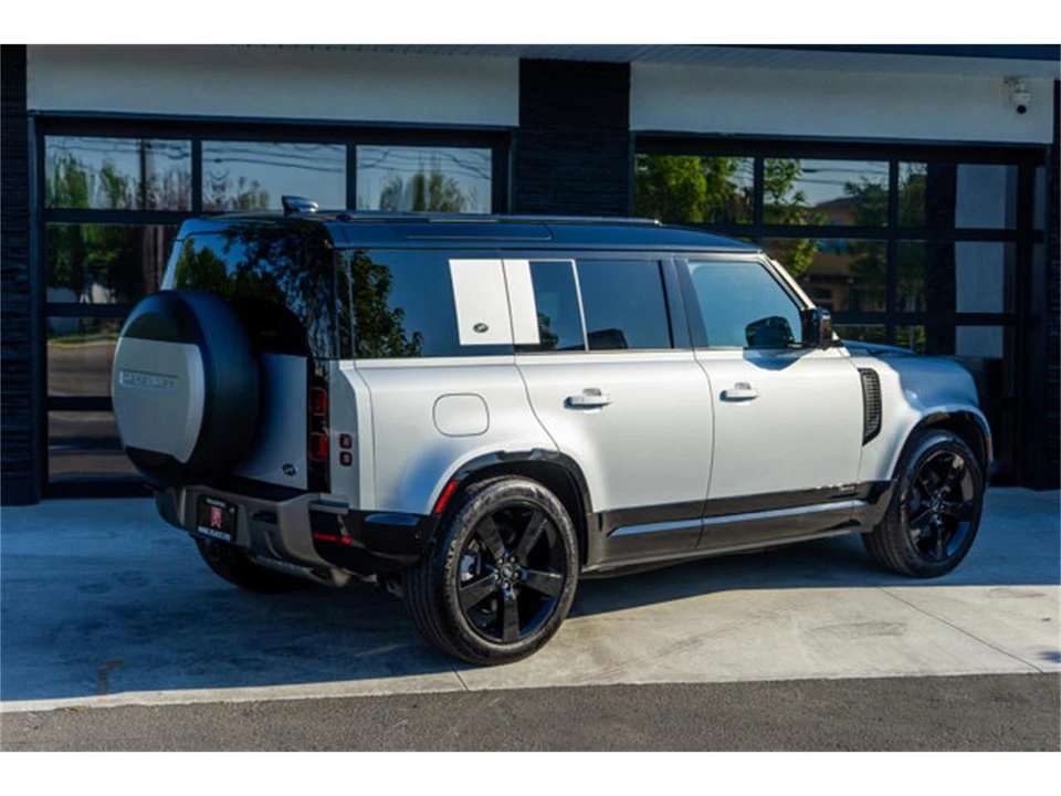 2021 Land Rover Defender L663 - Image 11 of 31