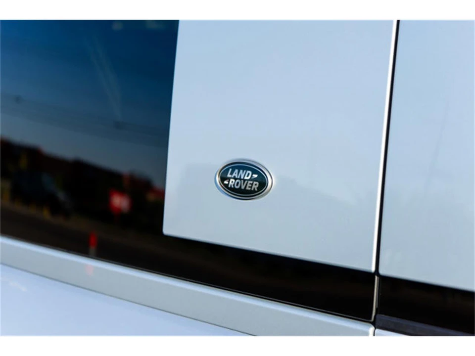 2021 Land Rover Defender L663 - Image 15 of 31