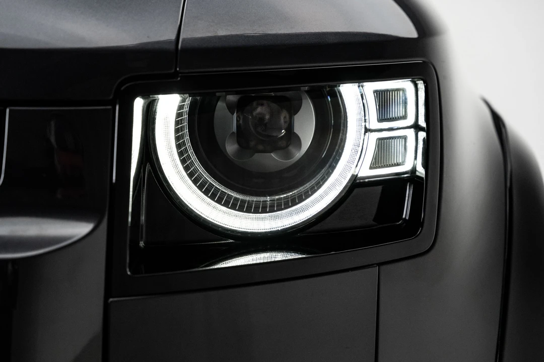 2021 Land Rover Defender L663 - Image 11 of 31