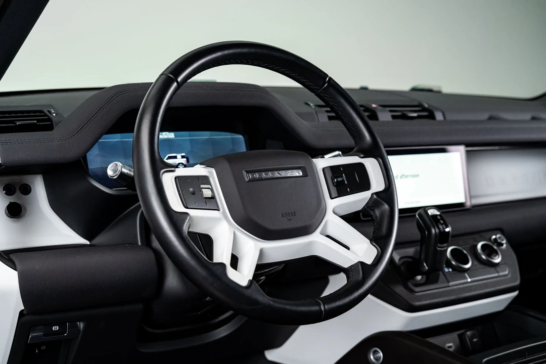 2021 Land Rover Defender L663 - Image 5 of 31
