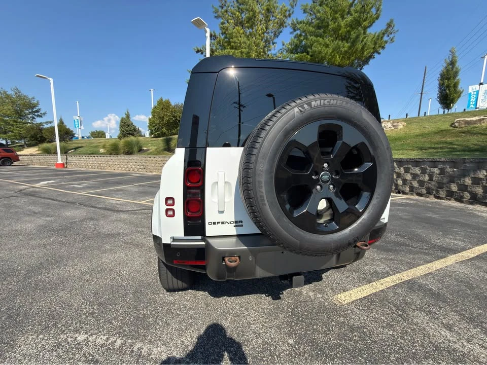 2021 Land Rover Defender L663 - Image 7 of 8