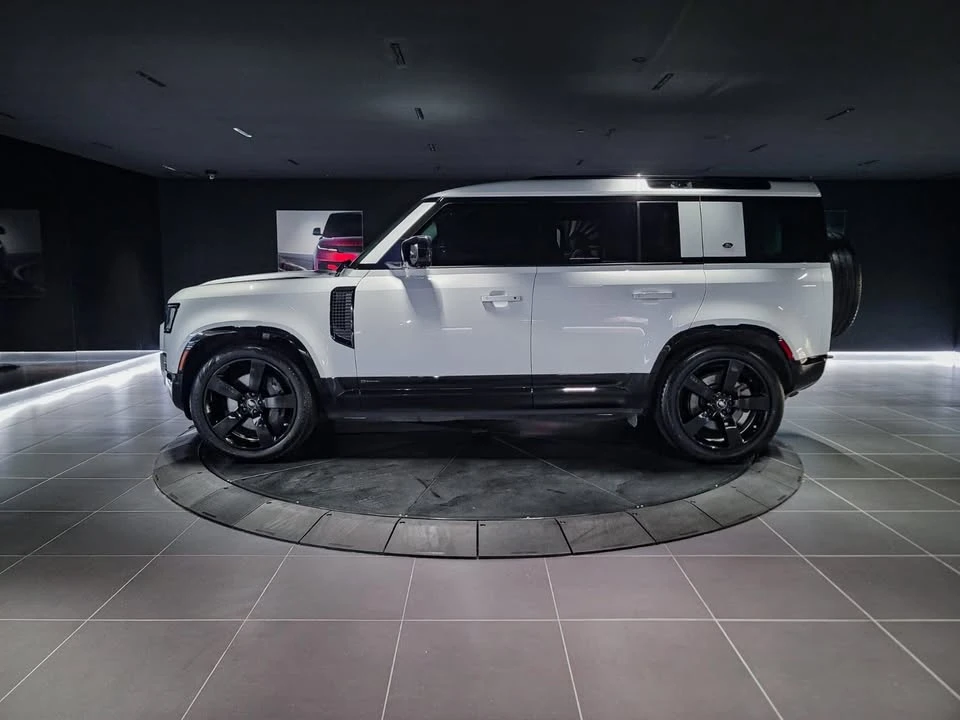 2021 Land Rover Defender L663 - Image 7 of 19