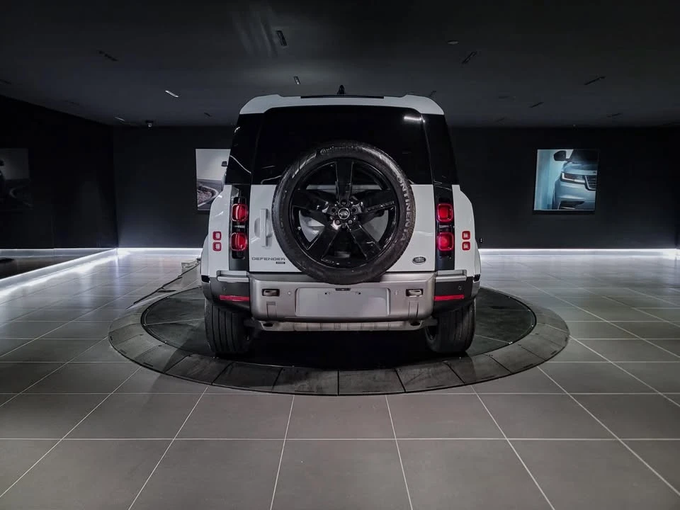 2021 Land Rover Defender L663 - Image 5 of 19