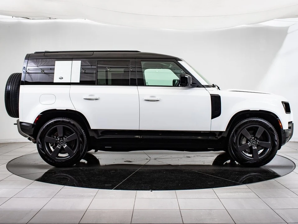 2021 Land Rover Defender L663 - Image 11 of 21