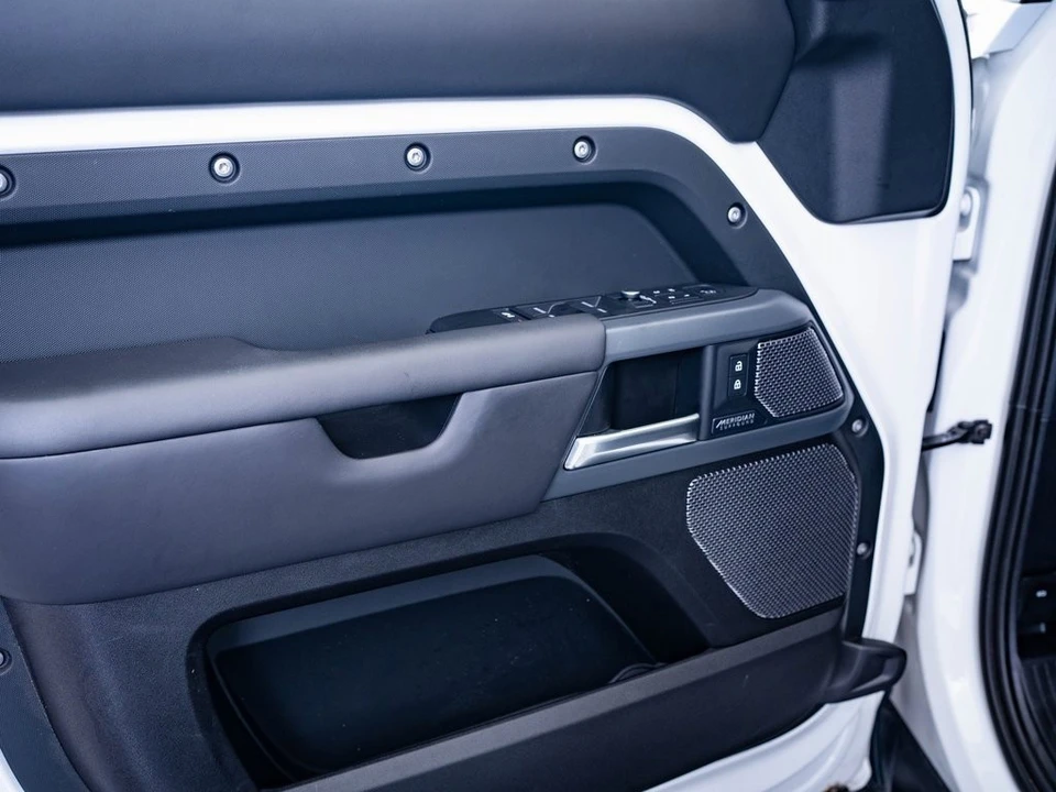 2021 Land Rover Defender L663 - Image 17 of 21