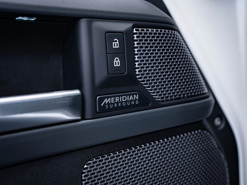 2021 Land Rover Defender L663 - Image 18 of 21