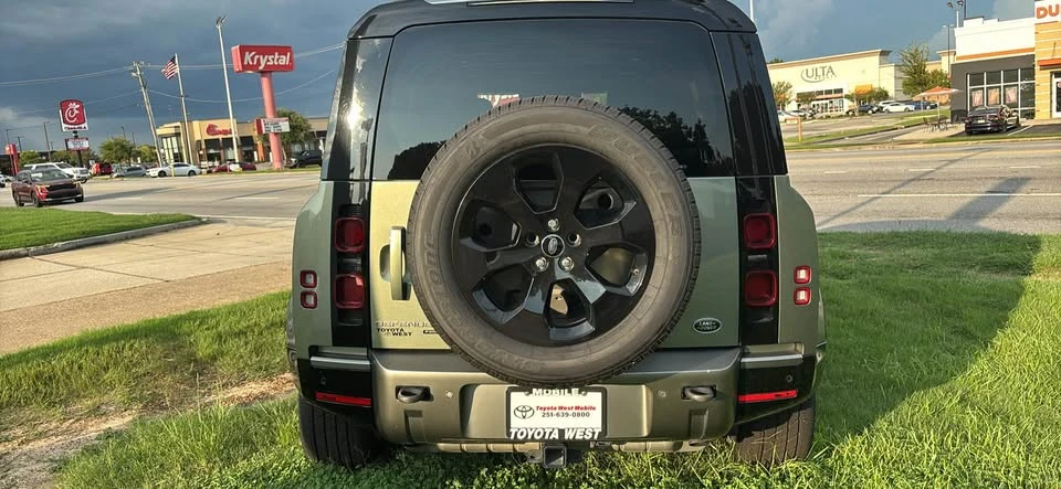 2021 Land Rover Defender L663 - Image 7 of 11