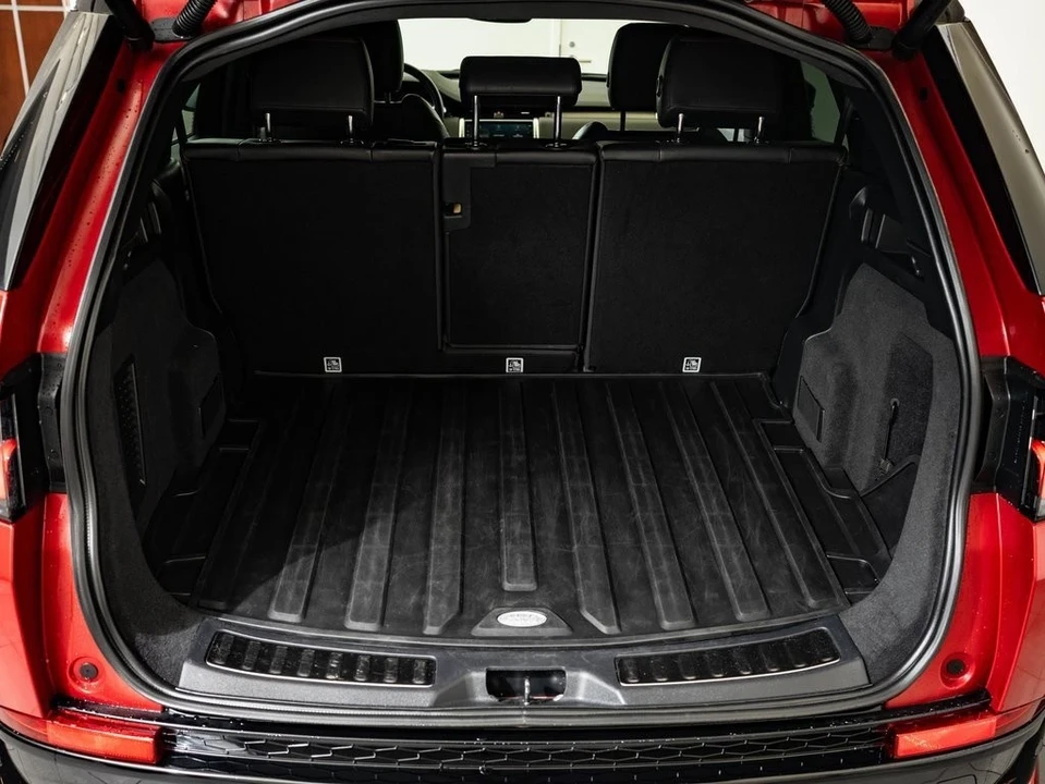2021 Land Rover Discovery 5th Gen - Image 16 of 21