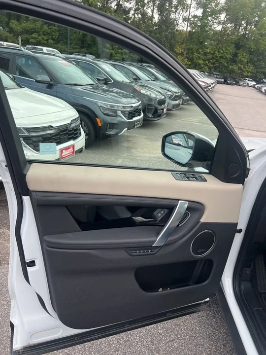 2021 Land Rover Discovery 5th Gen - Image 6 of 12
