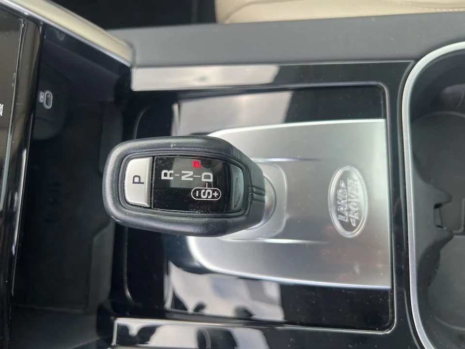 2021 Land Rover Discovery 5th Gen - Image 9 of 12