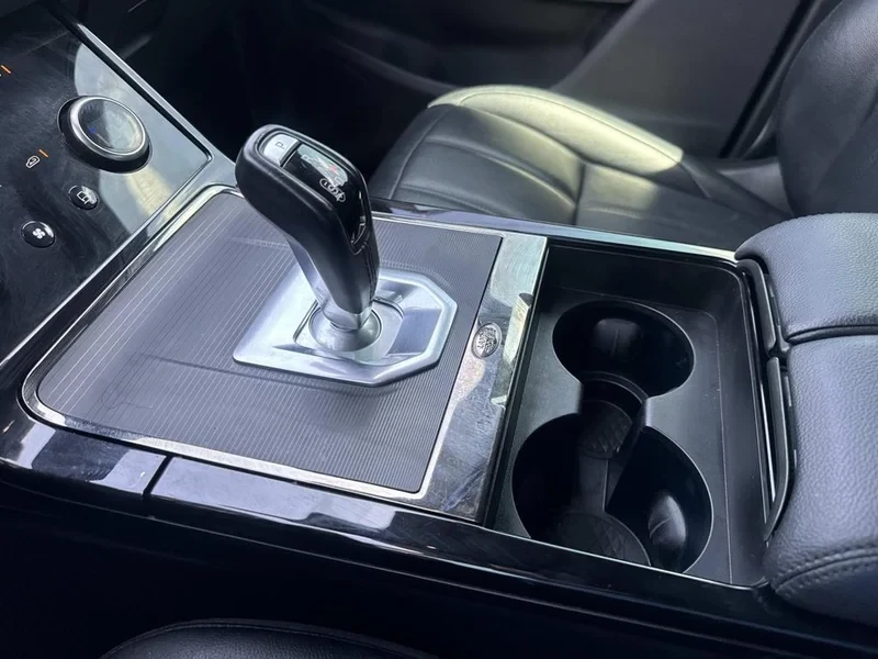 2021 Land Rover Range Rover Evoque 2nd Gen - Image 18 of 19