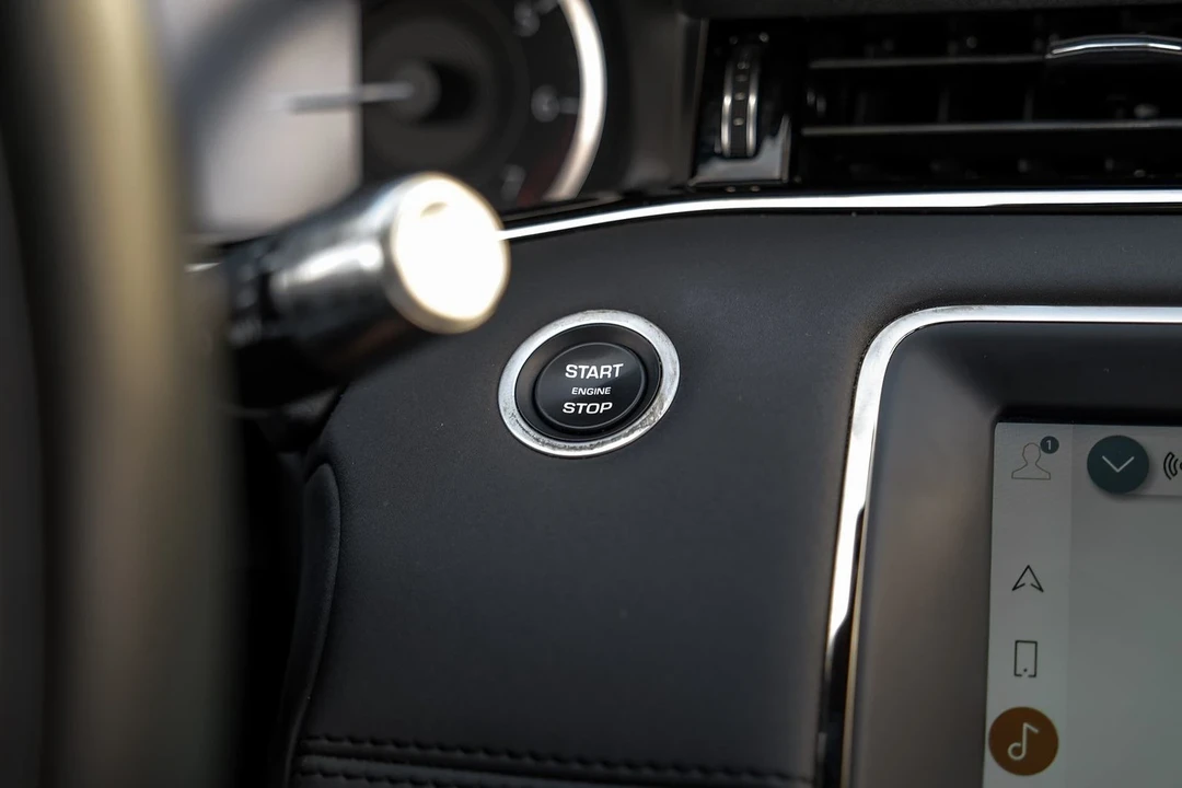 2021 Land Rover Range Rover Evoque 2nd Gen - Image 17 of 21