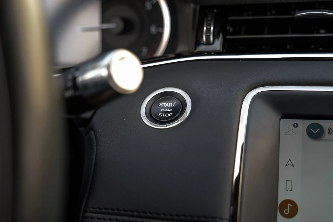 2021 Land Rover Range Rover Evoque 2nd Gen - Image 17 of 21