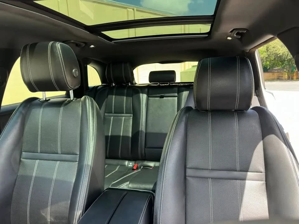 2021 Land Rover Range Rover Velar - Image 9 of 10