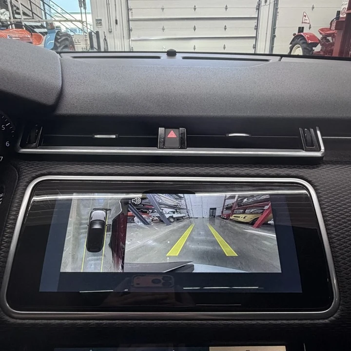 2021 Land Rover Range Rover Velar - Image 13 of 21