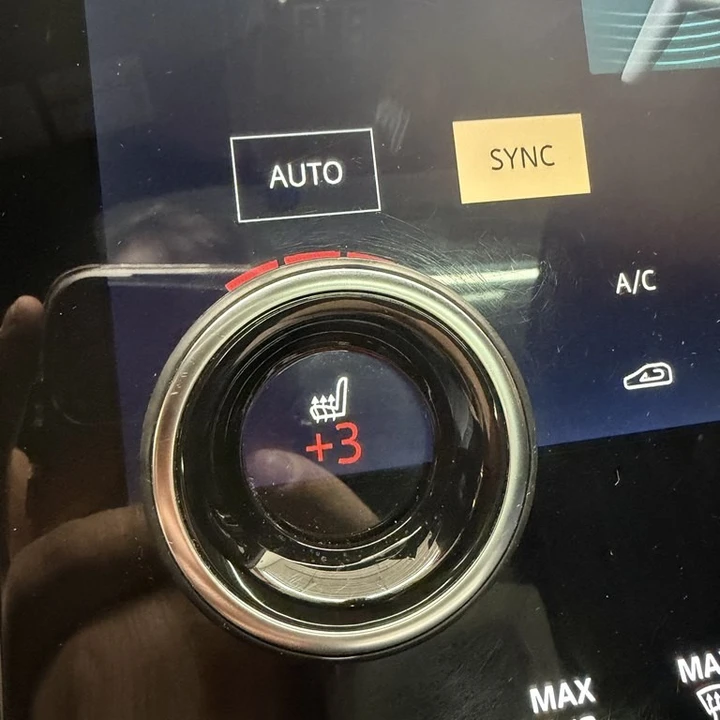 2021 Land Rover Range Rover Velar - Image 18 of 21