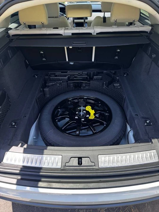2021 Land Rover Range Rover Velar - Image 4 of 20