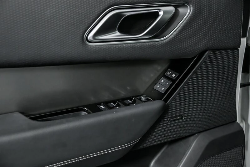 2021 Land Rover Range Rover Velar - Image 15 of 21