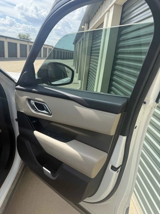 2021 Land Rover Range Rover Velar - Image 8 of 10