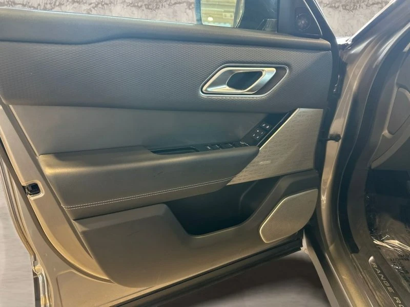 2021 Land Rover Range Rover Velar - Image 11 of 19