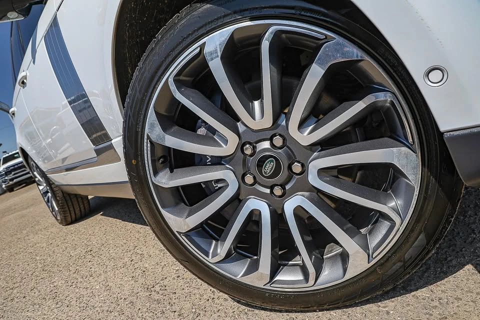 2021 Land Rover Range Rover L405 - Image 2 of 19