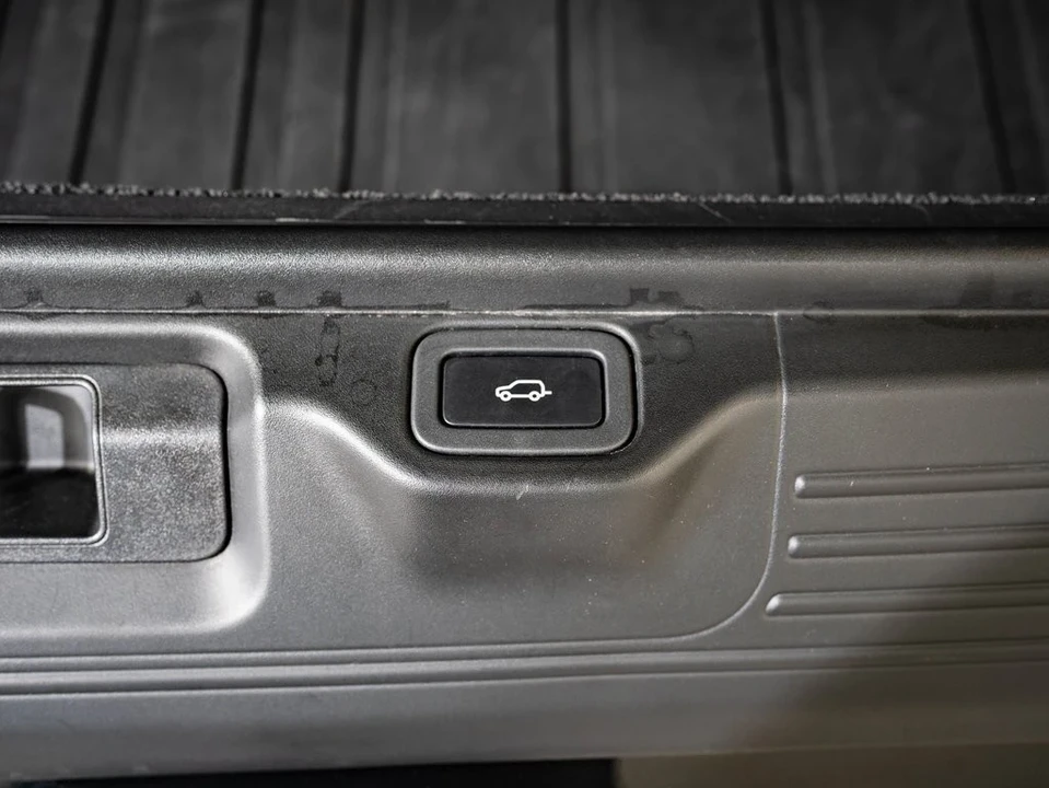 2021 Land Rover Range Rover L405 - Image 18 of 21