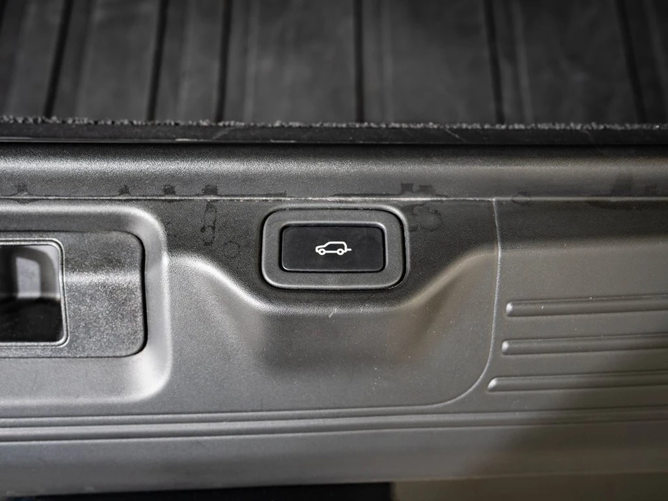 2021 Land Rover Range Rover L405 - Image 18 of 21