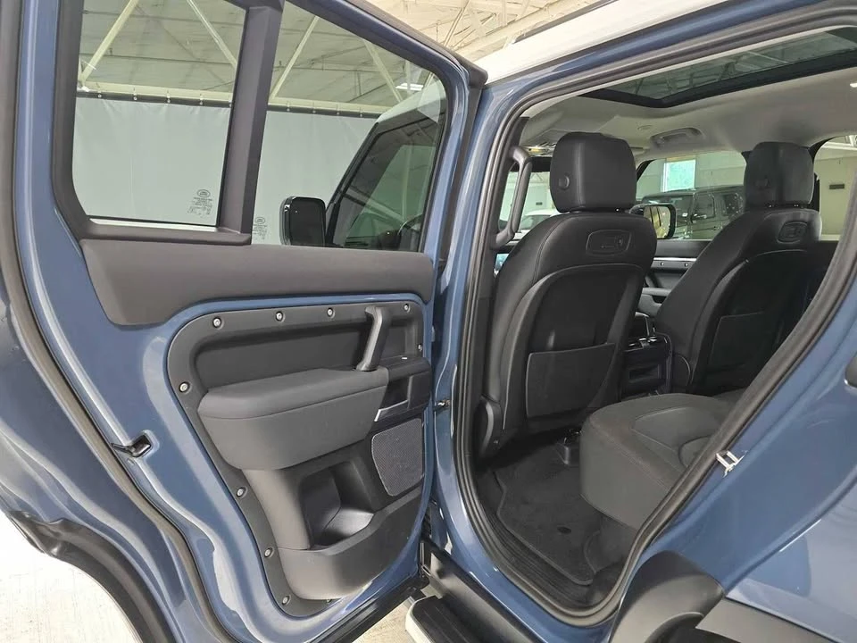 2021 Land Rover Defender L663 - Image 14 of 18