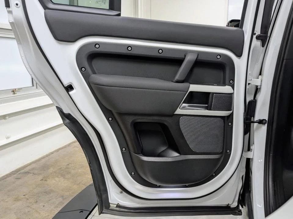 2021 Land Rover Defender L663 - Image 17 of 20