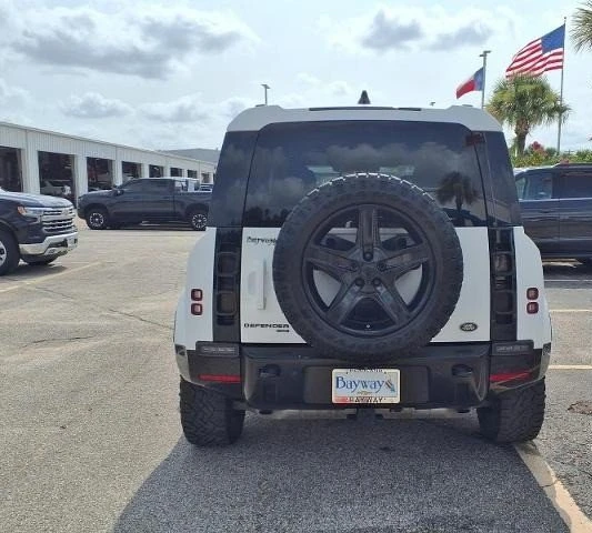 2021 Land Rover Defender L663 - Image 5 of 12