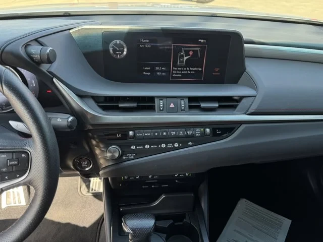 2021 Lexus ES 7th Gen - Image 16 of 19