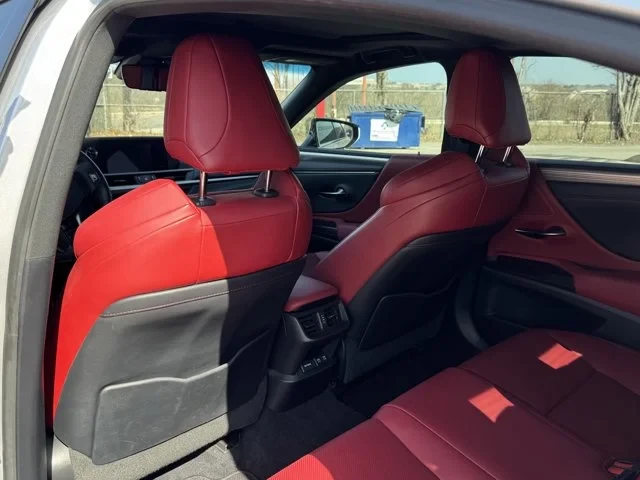 2021 Lexus ES 7th Gen - Image 11 of 19